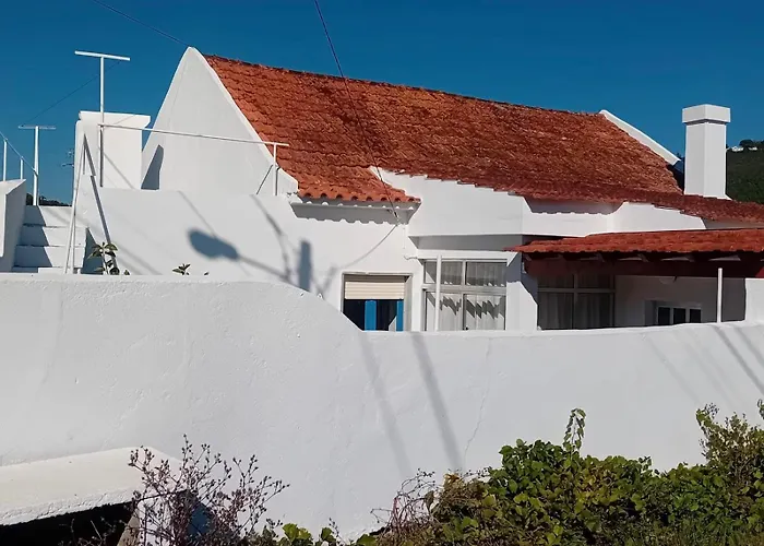 Servigueira By Grota Лейрия